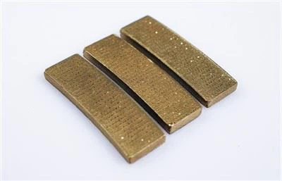 ما هي العوامل التي تتسبب في تآكل قطعة الماس المنشارية بسرعة؟